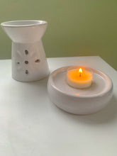 Load image into Gallery viewer, Ceramic White Flower Burner
