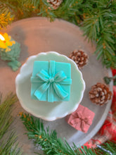 Load image into Gallery viewer, Present Wax Melts
